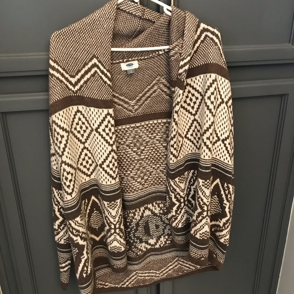 Never worn. Old navy sweater